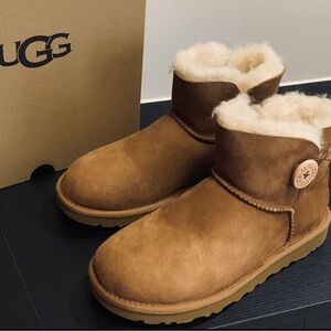 UGG Brown Ankle Boots with Cream Fur